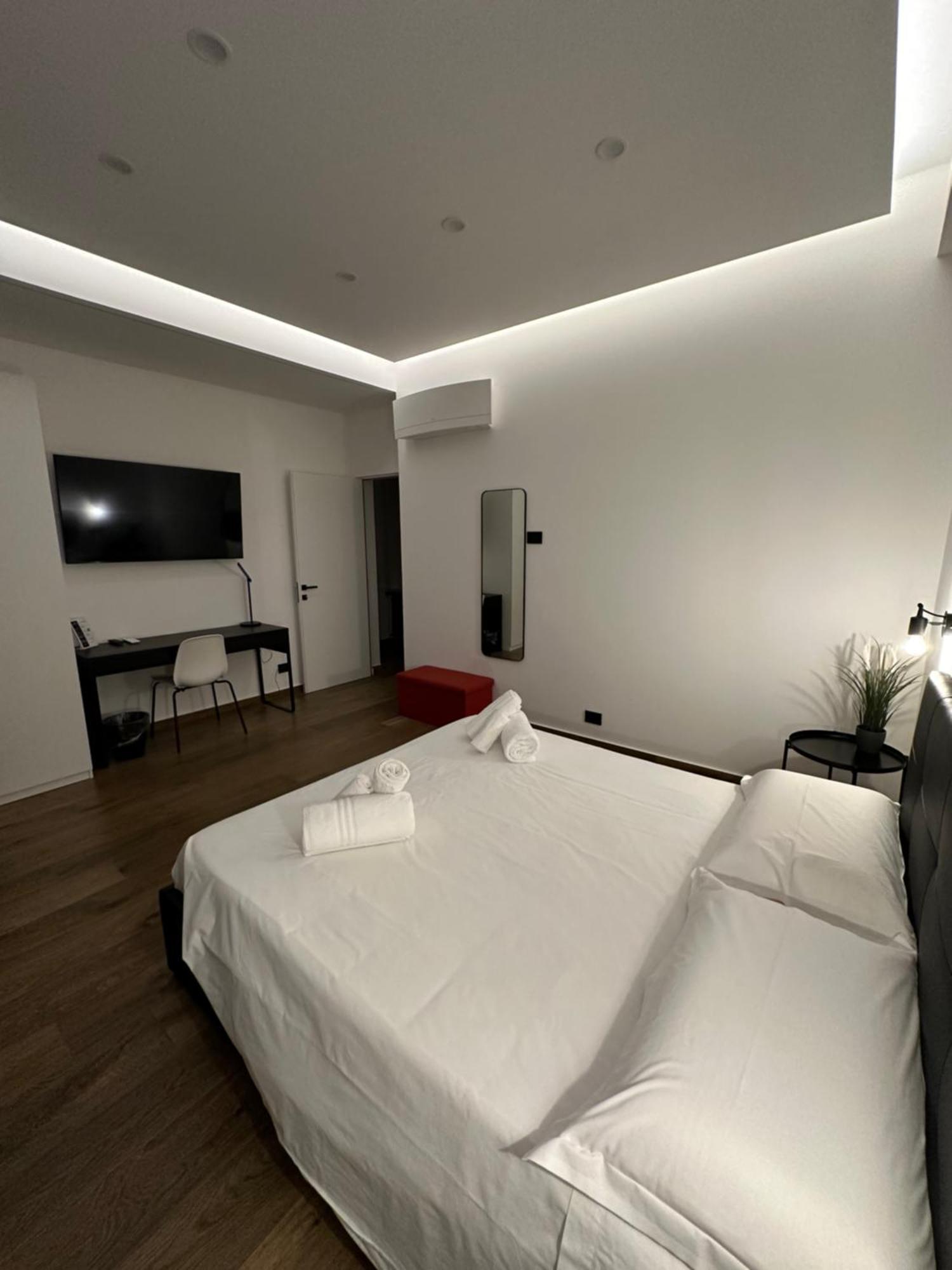 Borgiarooms Luxury Apartment Мілаццо Екстер'єр фото