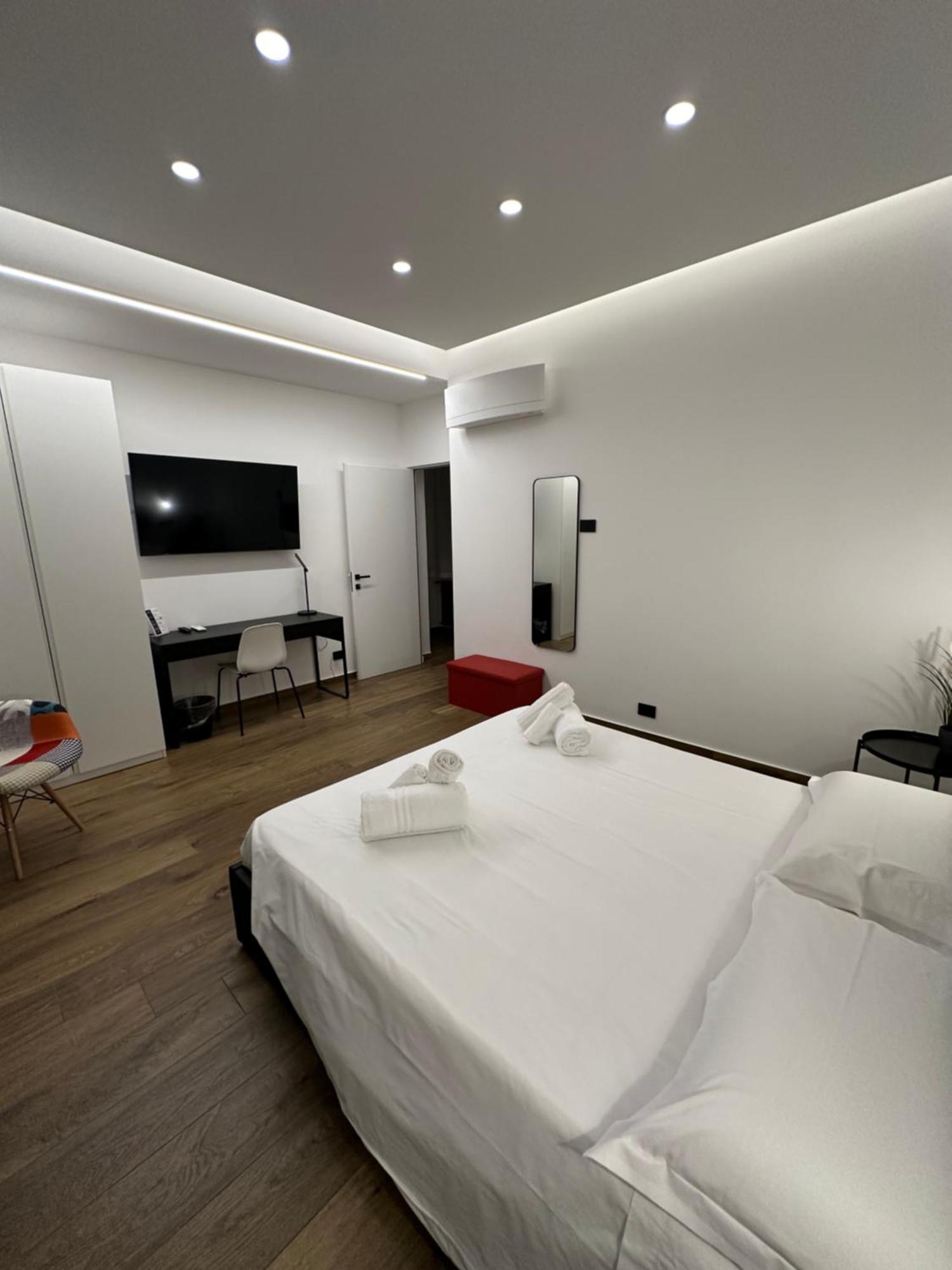 Borgiarooms Luxury Apartment Мілаццо Екстер'єр фото