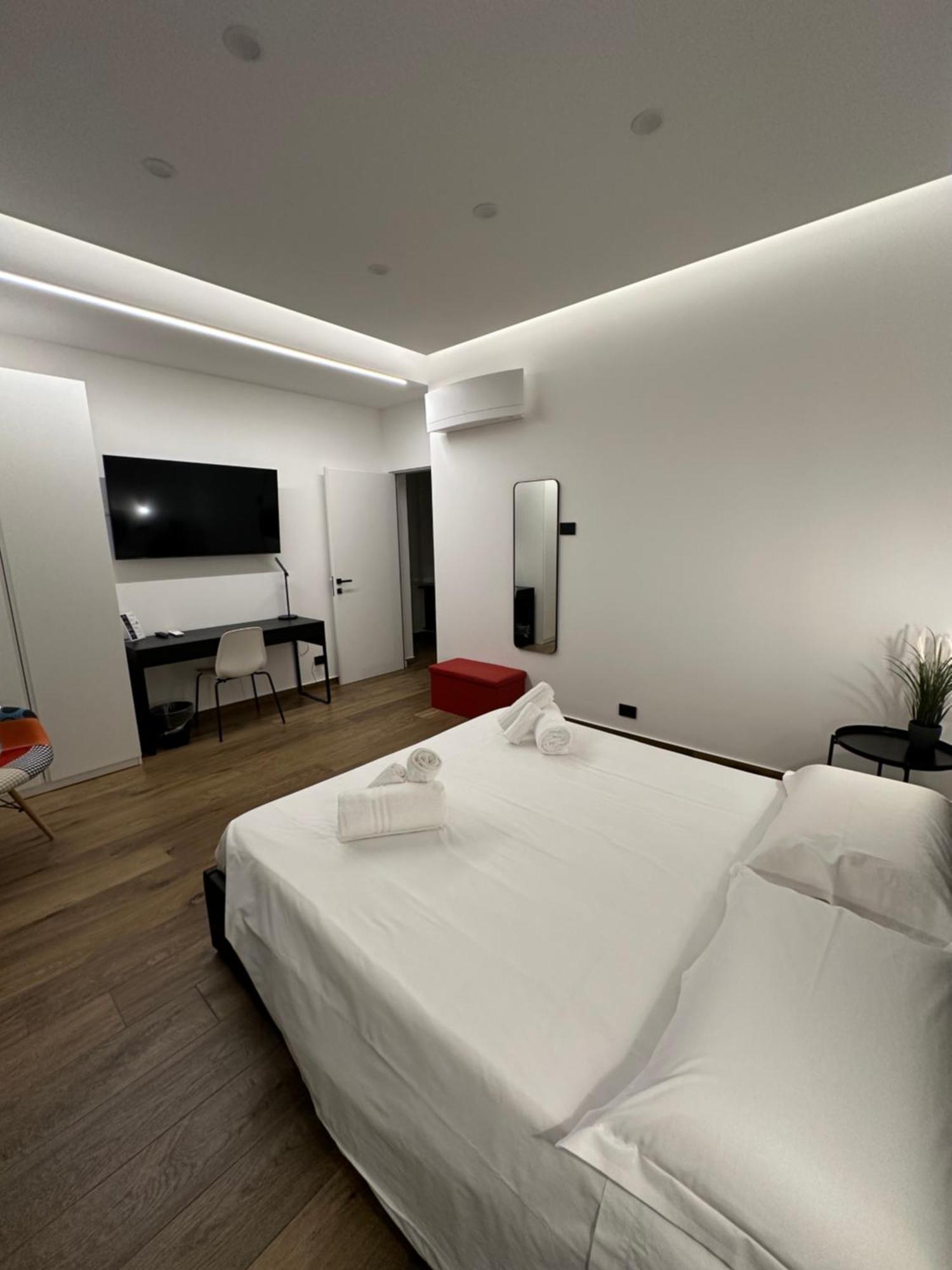 Borgiarooms Luxury Apartment Мілаццо Екстер'єр фото