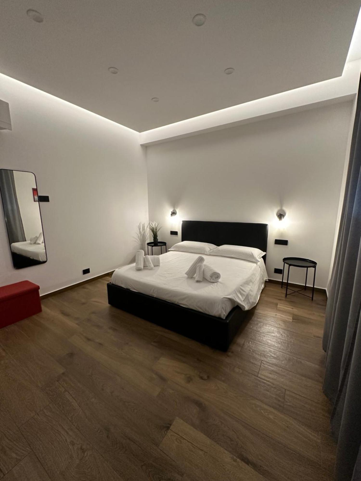 Borgiarooms Luxury Apartment Мілаццо Екстер'єр фото